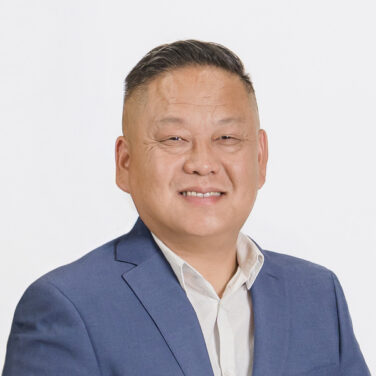 Vue Lee Headshot